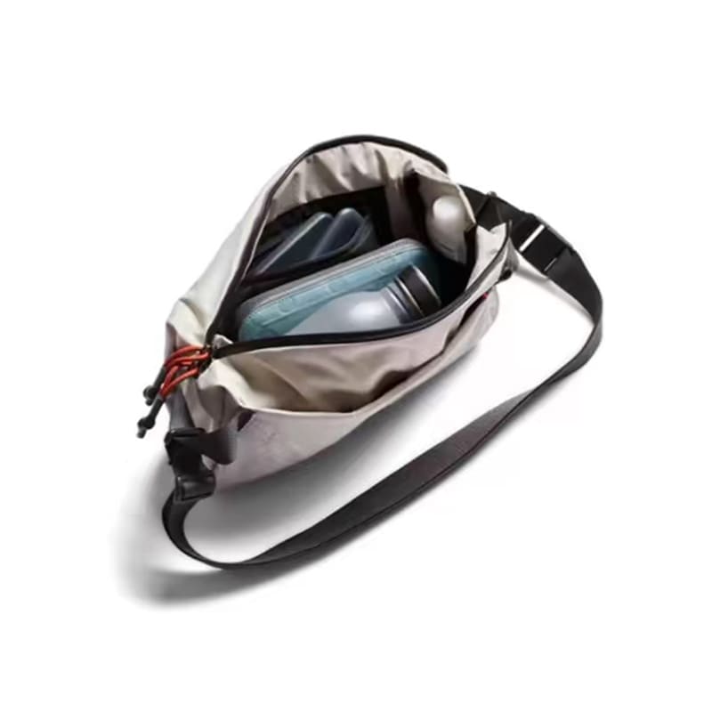 A Lightweight crossbody bag for shoulder outside riding chest waist bag internal struture