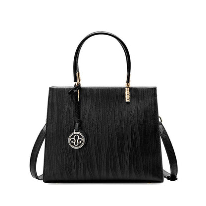 A Black Cowhide Leather Handbag Women Shoulder bag Elegance Crossbody